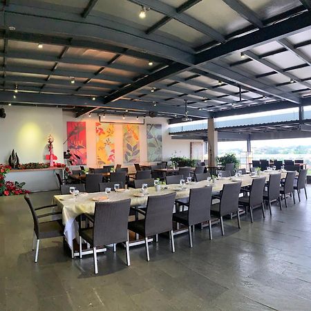 Savana Hotel & Convention Маланг Екстериор снимка