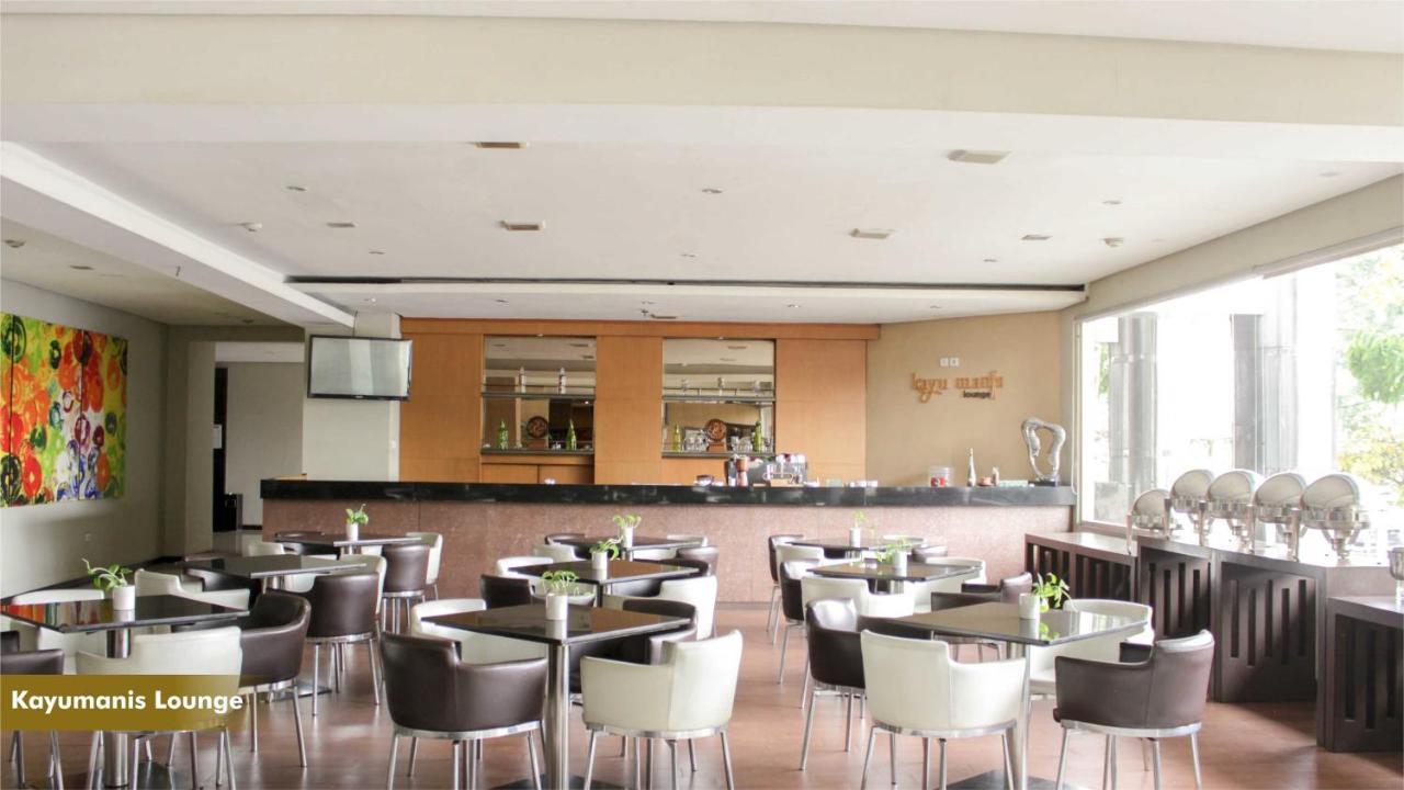 Savana Hotel & Convention Маланг Екстериор снимка