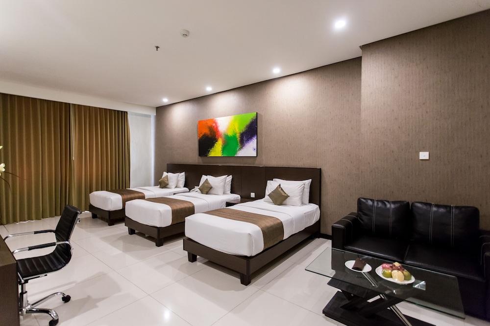 Savana Hotel & Convention Маланг Екстериор снимка