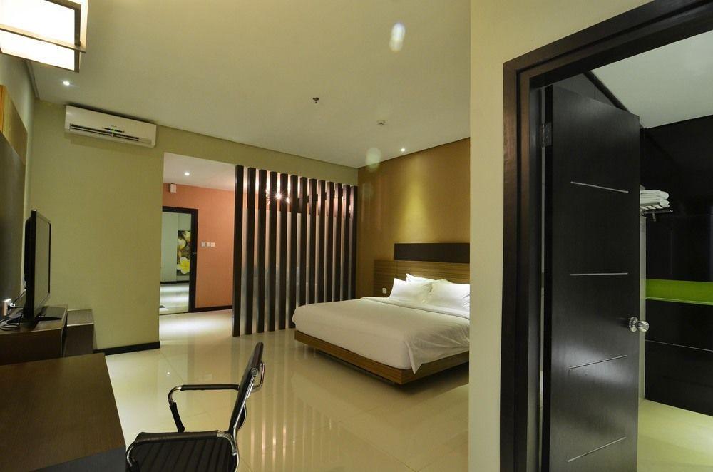 Savana Hotel & Convention Маланг Екстериор снимка