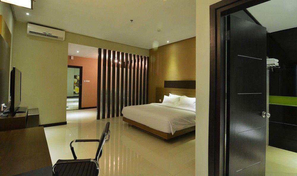 Savana Hotel & Convention Маланг Екстериор снимка