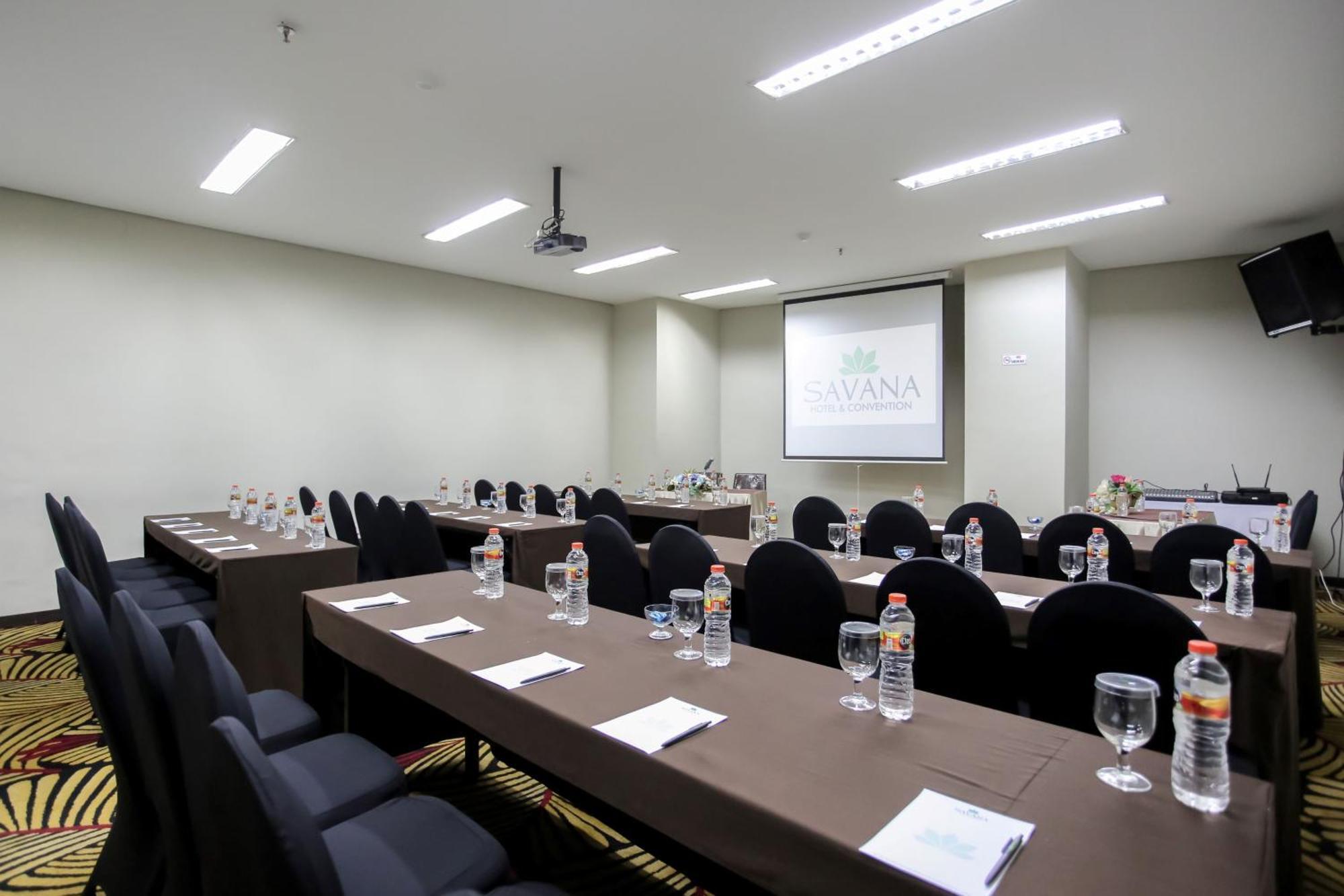 Savana Hotel & Convention Маланг Екстериор снимка