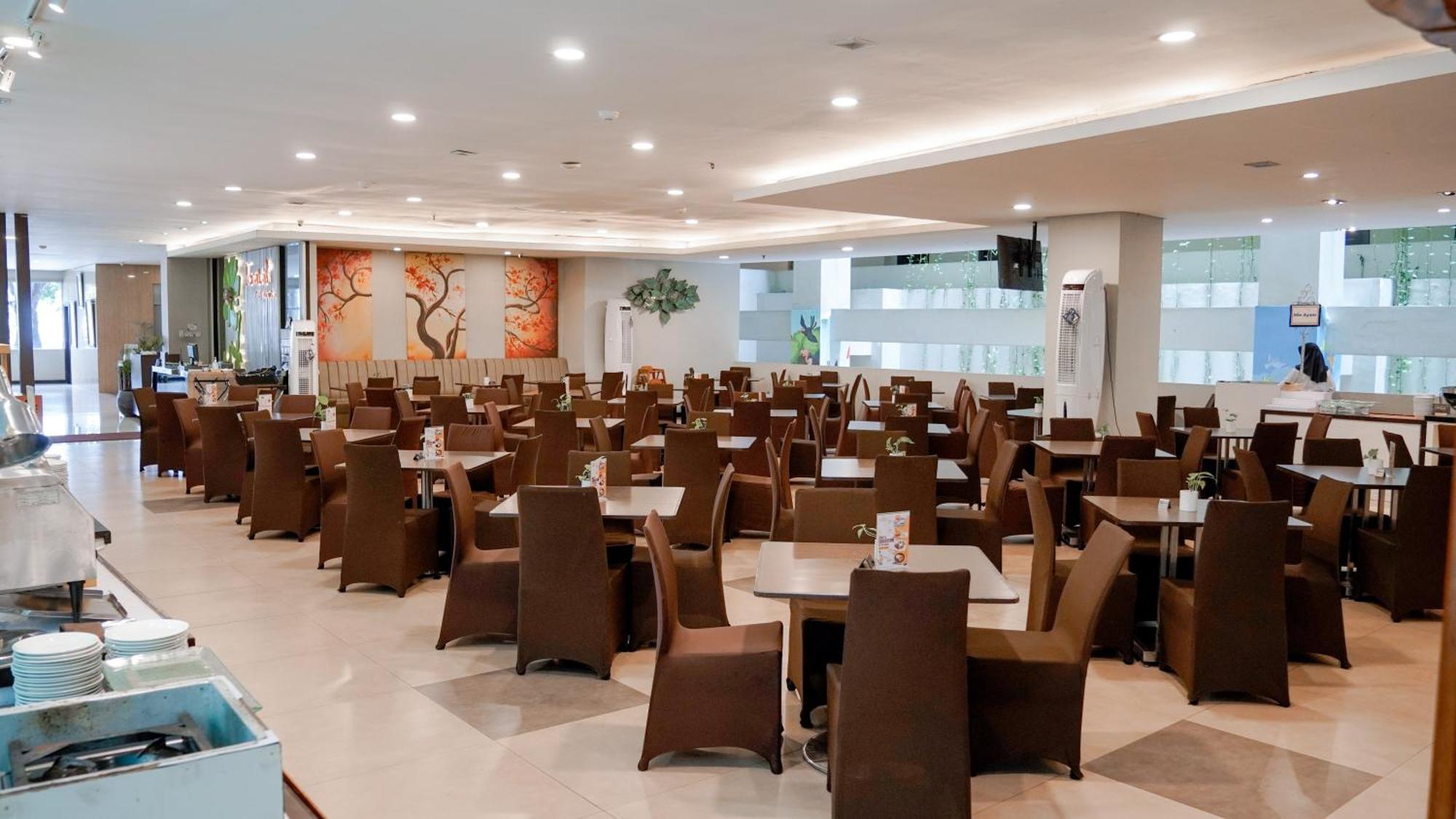Savana Hotel & Convention Маланг Екстериор снимка