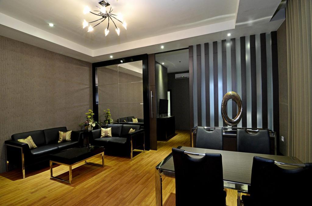 Savana Hotel & Convention Маланг Екстериор снимка